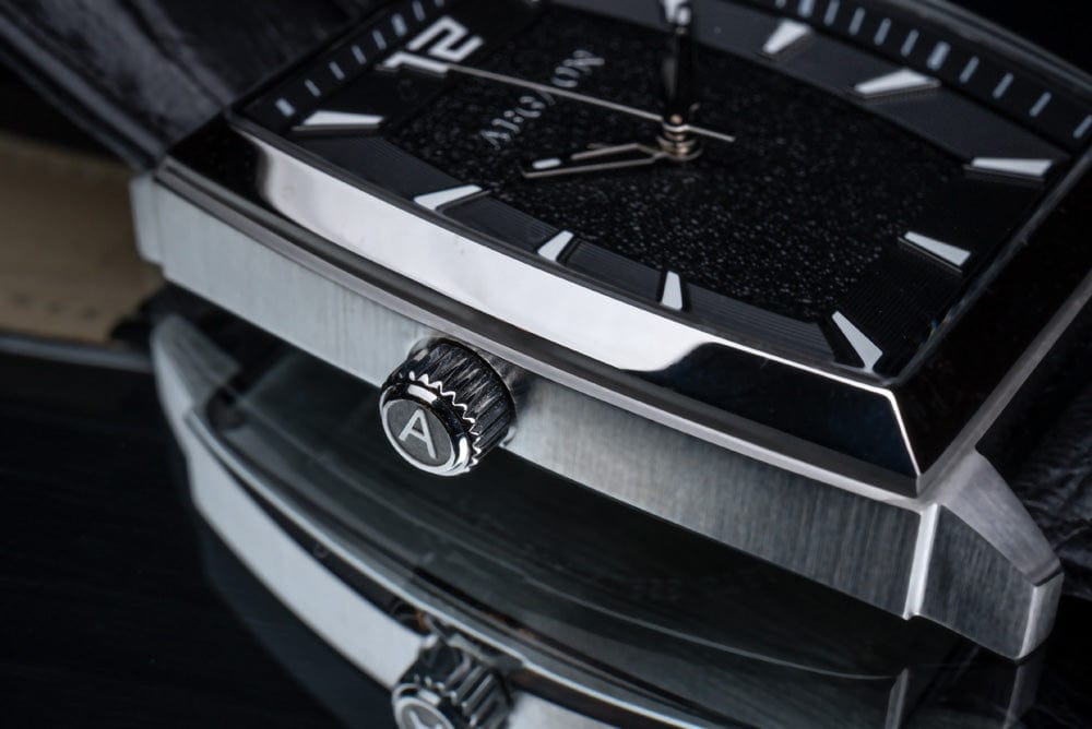 "TRIBUTE 38" - Black