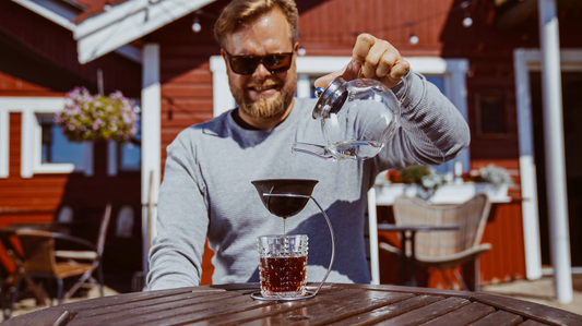 AEGAON-i Kristjan Rabi rikastab Eesti kohvimaailma uudse ja põneva filtriga Jaapanist.
