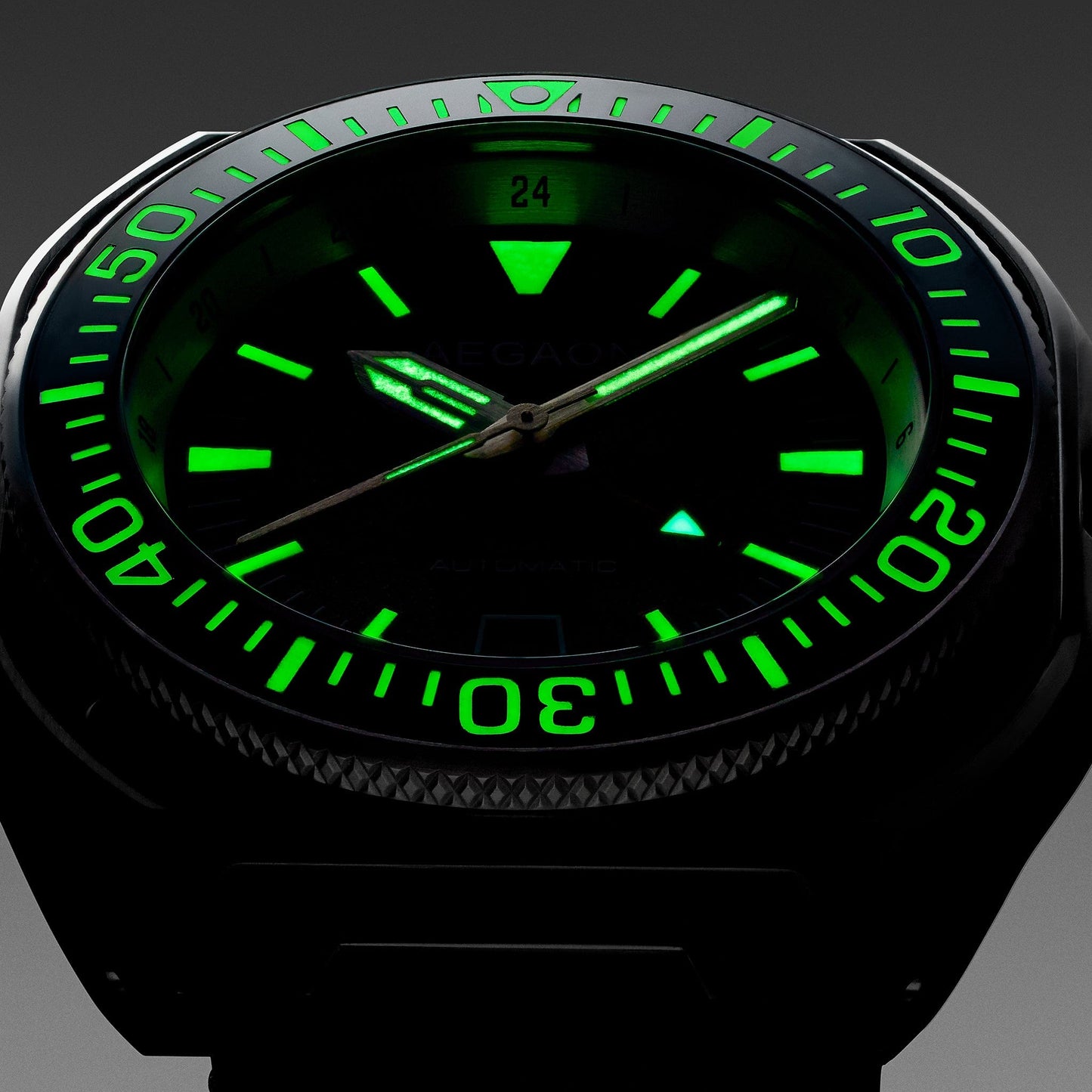 "TEMPTATION III" GMT Automatic Dive Watch (Roheline)